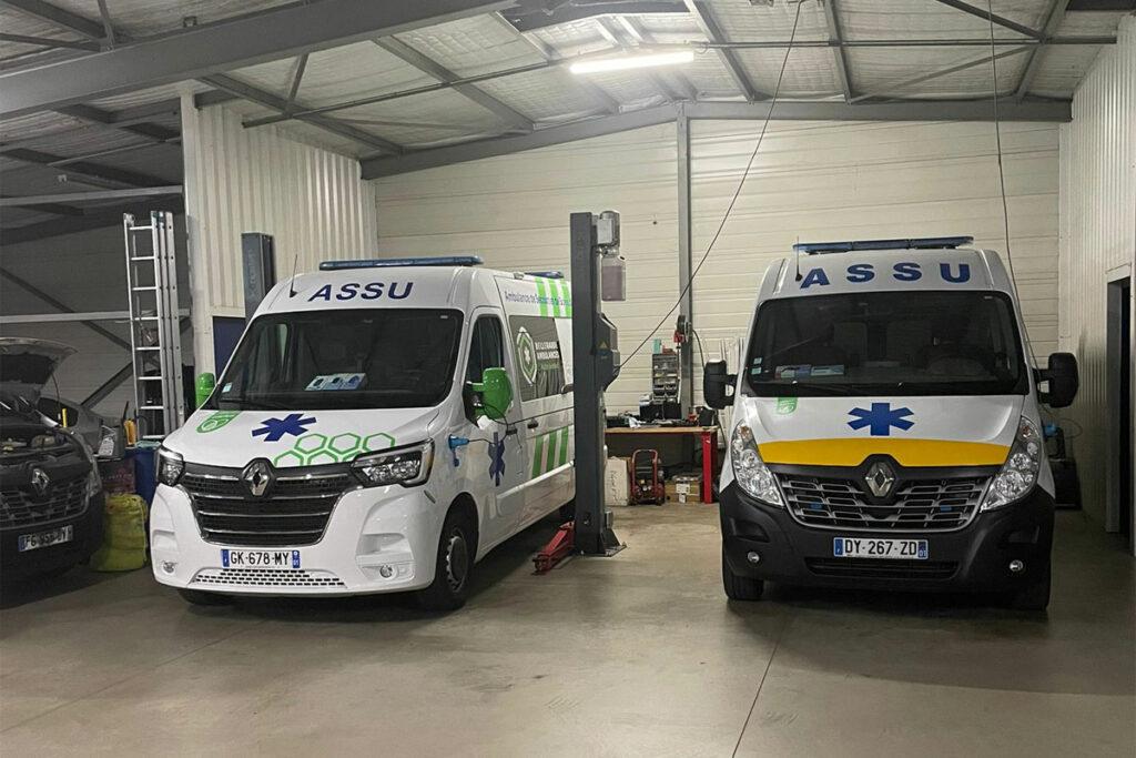 Ambulances Bellegarde dans leur entrepôt dans l'Ain