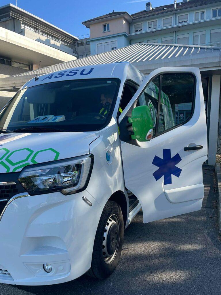 Ambulance Bellegarde ambulances prête pour le transport dans l'Ain ou en Haute-Savoie